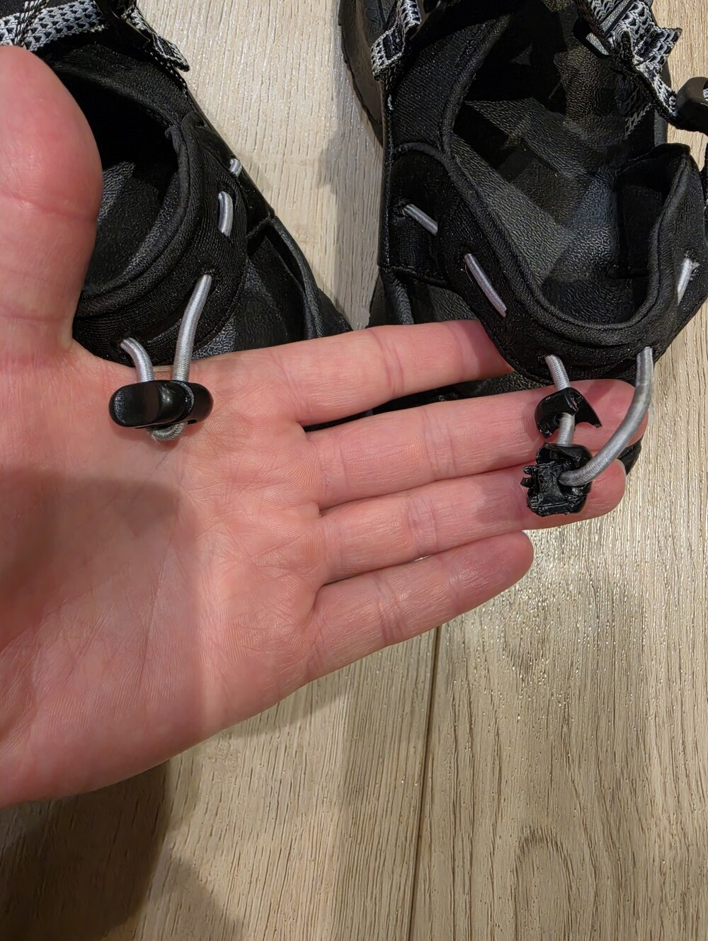 Nike Women’s Size 6 Black Gray Y2K Outdoor Hiking Sport Sandals - Picture 7 of 7